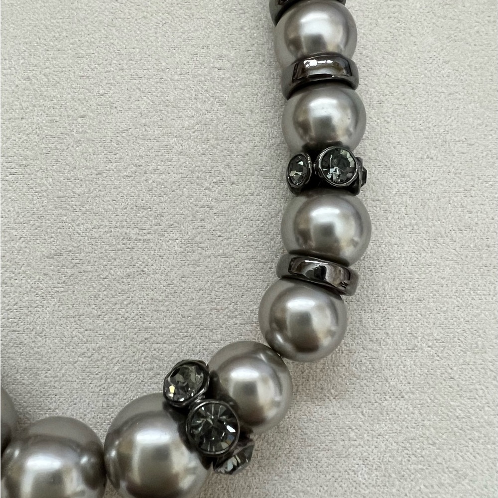 Givenchy faux pearl crystal necklace - Picture 6 of 12